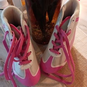 Nice yng girls ice skates